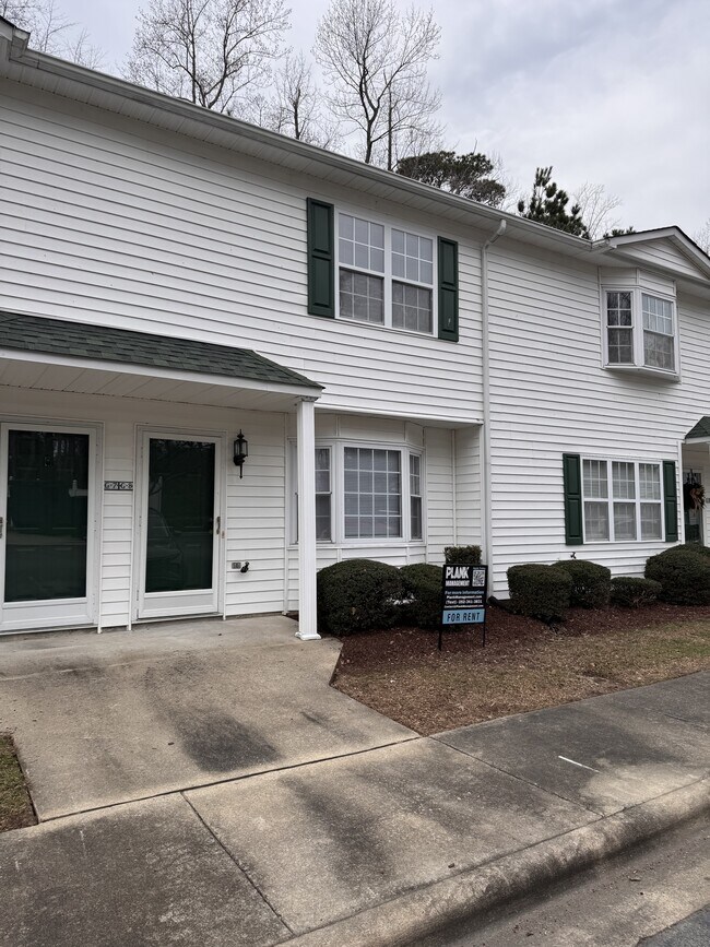 Building Photo - 870 Spring Forest Rd