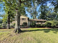 Building Photo - 913 21st Ave NW