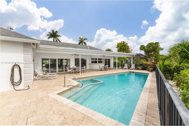 Building Photo - 4902 N Travelers Palm Ln