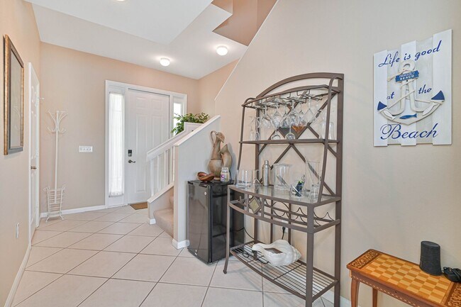Building Photo - NOW AVAILABLE - Cozy Townhome w/ 1 Car Garage in Fort Myers!