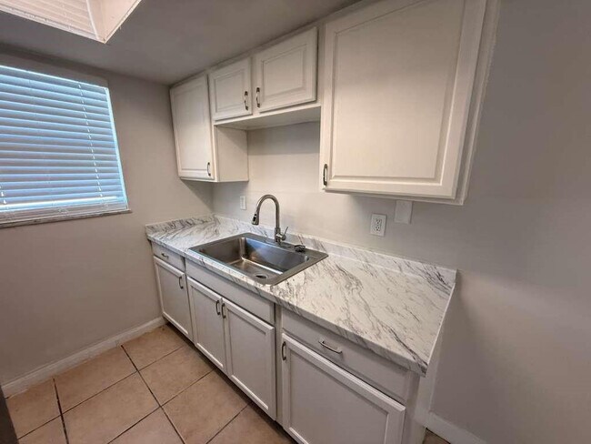 Building Photo - 1875 40th Ave