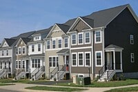 Building Photo - End-Unit Crozet Townhome - Dog-Friendly!