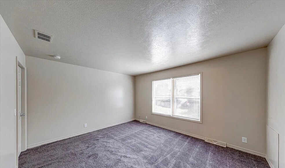 Building Photo - 1846 Holloway Ave