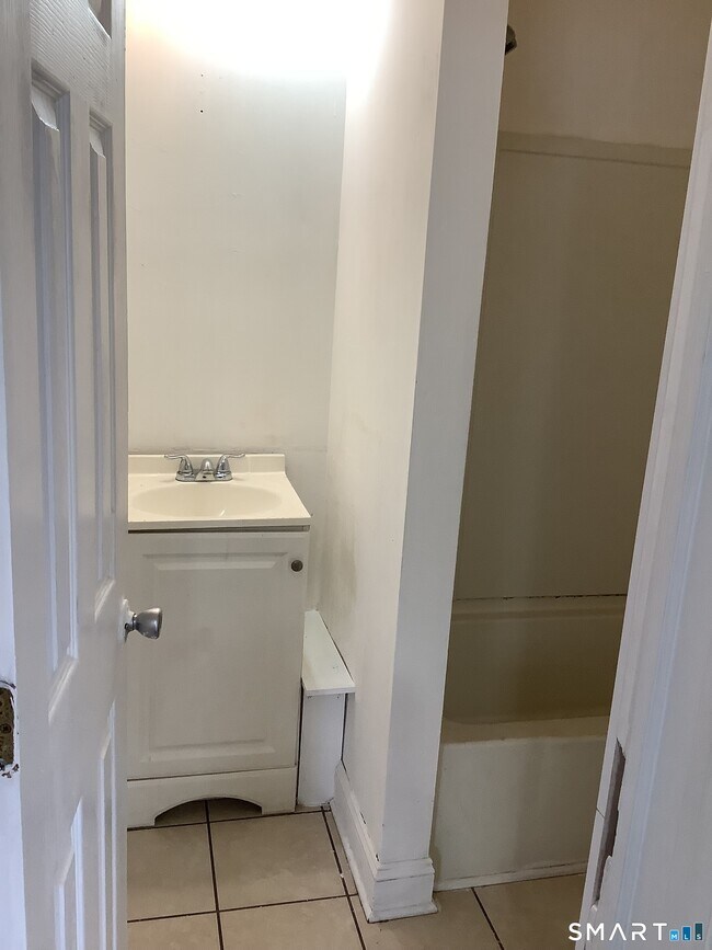 Building Photo - 1402 Boston Ave