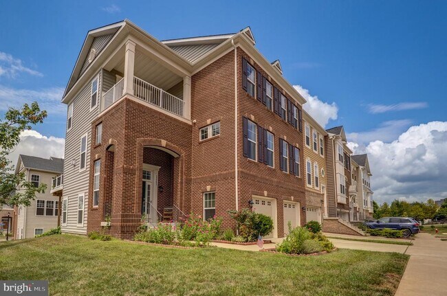 Building Photo - 22283 Pinecroft Terrace