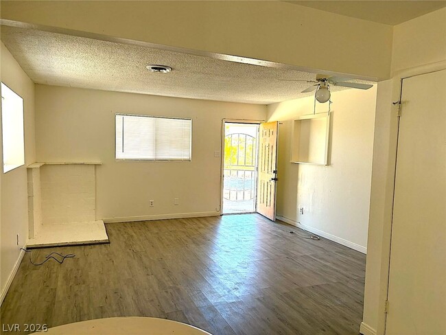 Building Photo - 4361 Laute Dr