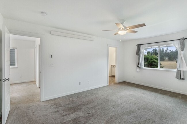 Building Photo - 1715 NW 5th Ave