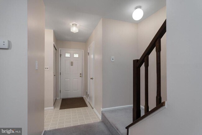 Building Photo - 11 Abelia Ct