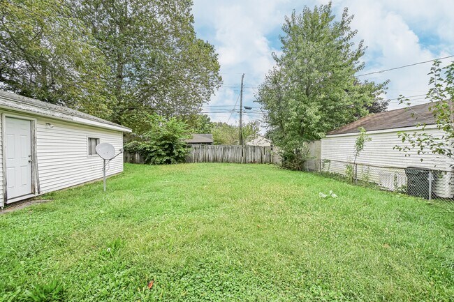 Building Photo - 2530 Bellfield St