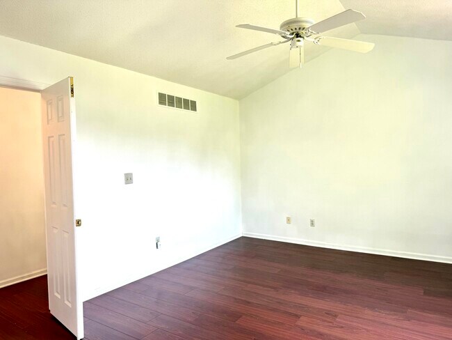 Building Photo - 2341 Timbercrest Ct