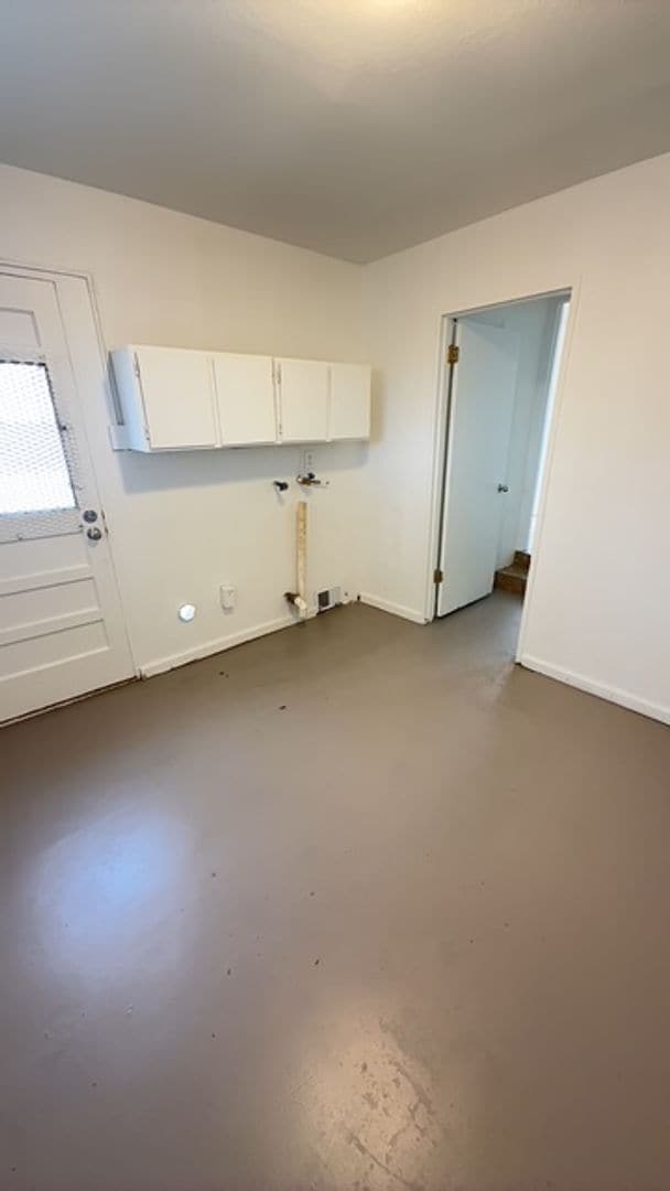 Building Photo - Centrally located in the NE Heights 4 bedroom, 1 3/4 Bath 1900 square feet.