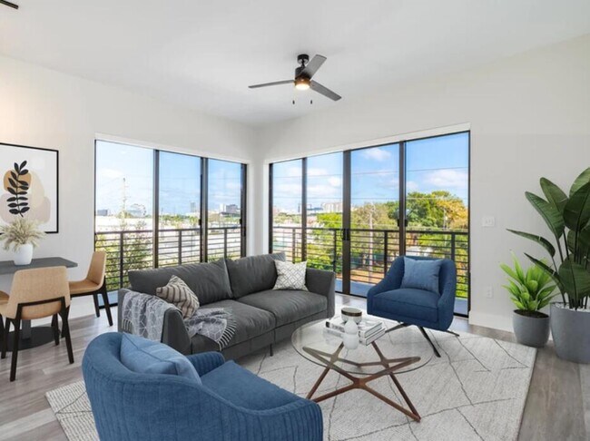 Building Photo - 1301 Alpha St