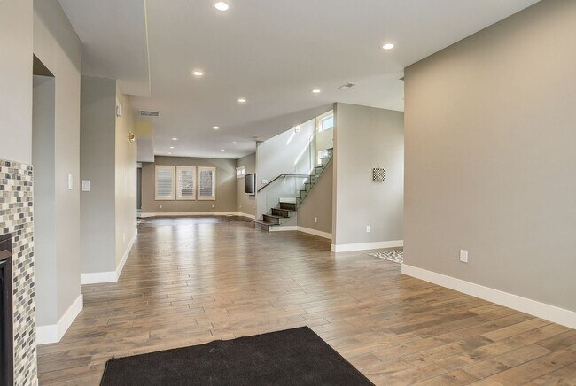 Building Photo - 4 Bedroom 3 Bath With Tons of Character Ne...