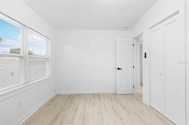 Building Photo - 715 W Bougainvillea Ave