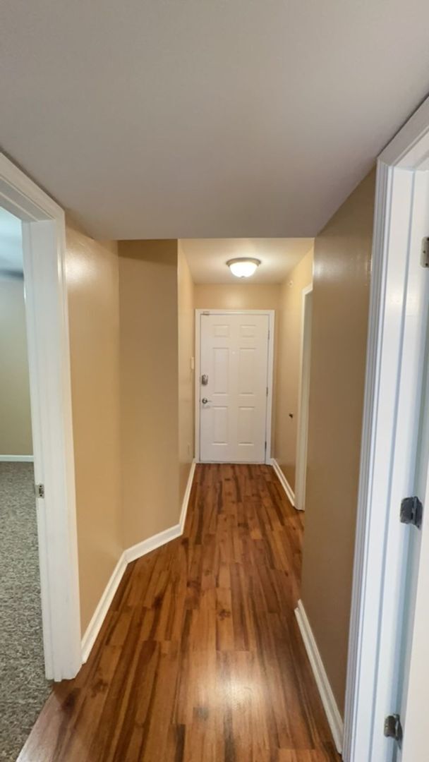 Building Photo - Great unit at LAUREL STATION for $3300 - monthly rent includes two assigned parking spaces!