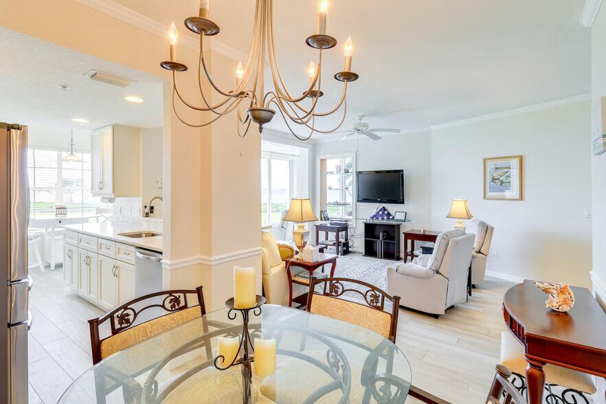 Building Photo - 5799 NE Island Cove Way