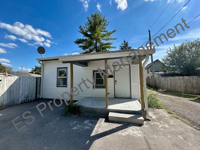 Building Photo - Charming 2-Bedroom, 1-Bathroom Rental Home...