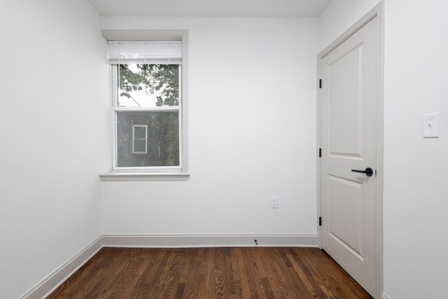 Building Photo - 2226 N Sydenham St