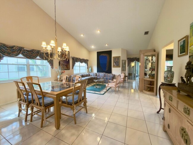 Building Photo - 7922 Sandy Pointe Dr