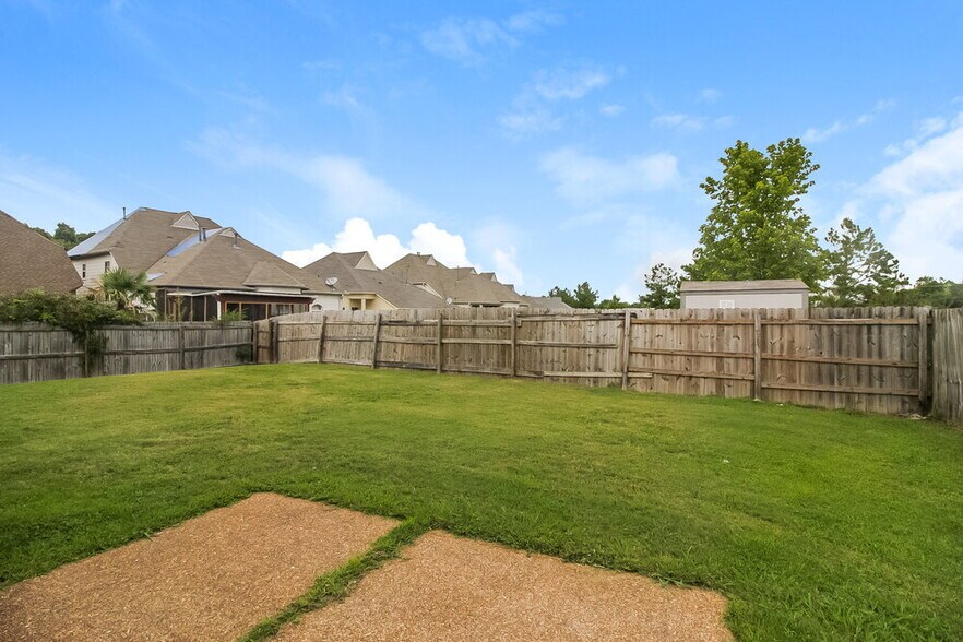 Building Photo - 4860 Stirrup Dr