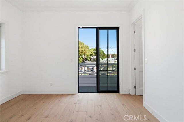 Building Photo - 1405 Oak Ave