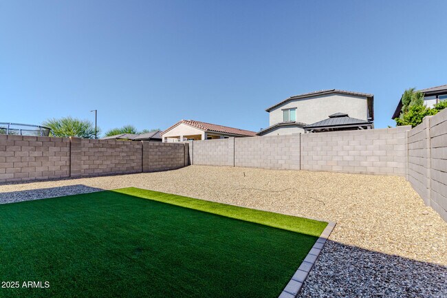 Building Photo - 17478 W Paraiso Ln