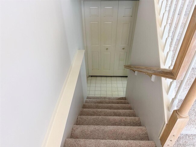 Building Photo - 29419 Glen Oaks Blvd E