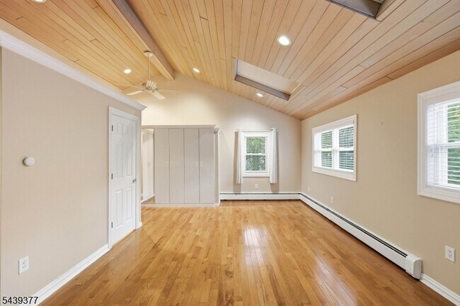 Building Photo - 47 Crossbrook Rd