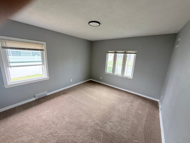 Building Photo - 1830 Laubach Ave