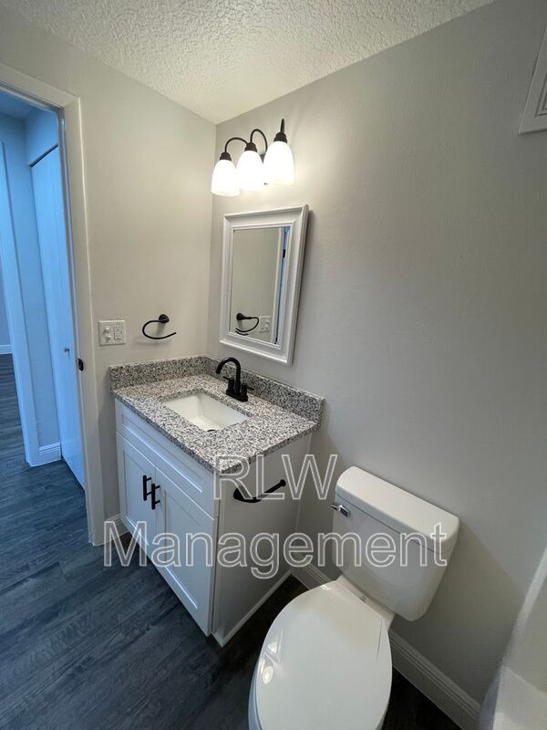 Building Photo - 611 Mt Homer Rd