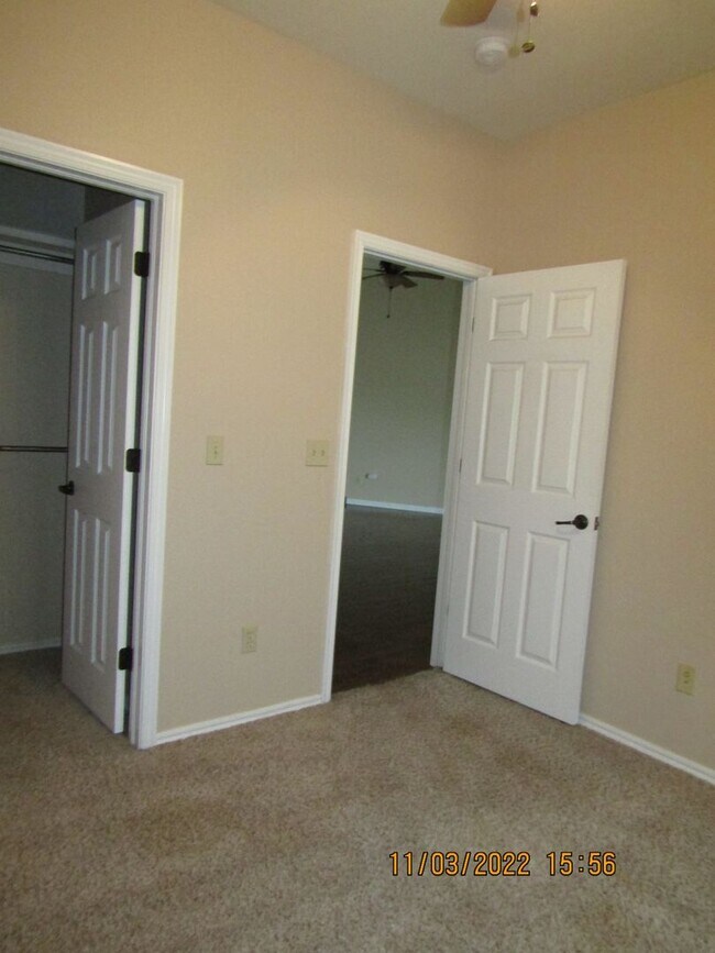 Building Photo - PETS NEGOTIABLE  !!!