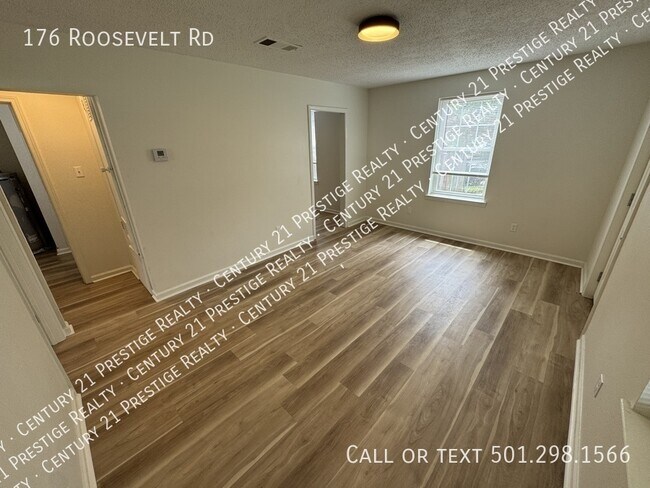 Building Photo - 176 Roosevelt Rd