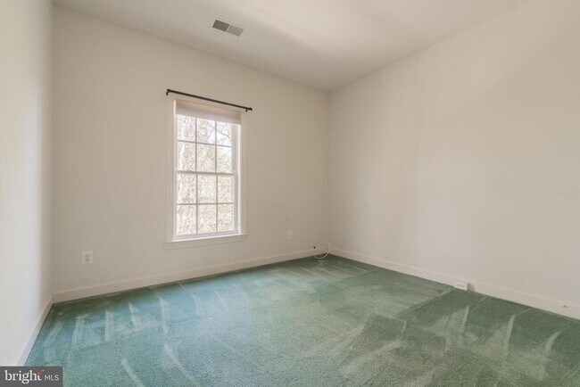 Building Photo - 9209 Point Replete Dr