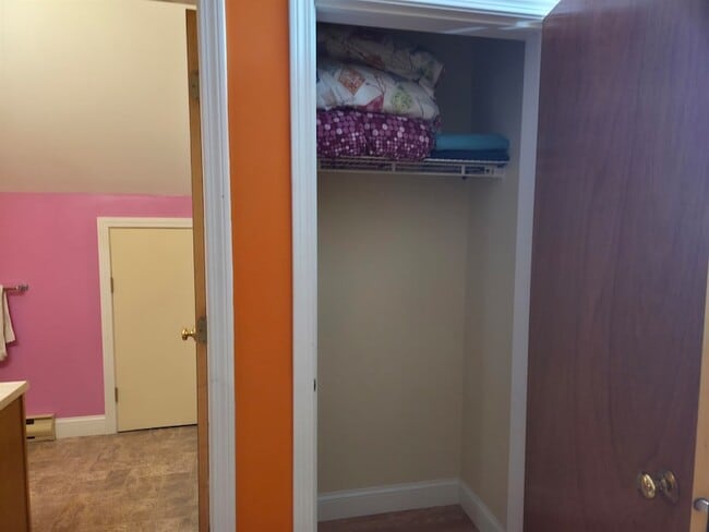 Building Photo - 112 Mountain River East Rd