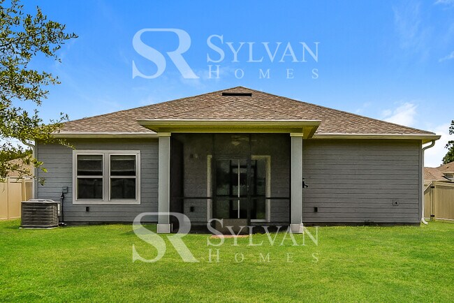 Building Photo - Don't miss out on the opportunity to live ...