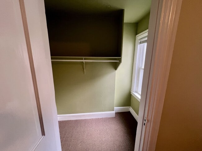 Building Photo - 533 W Walnut St