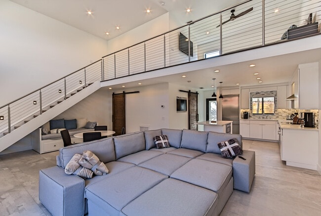 Building Photo - 1955 NE 4th St