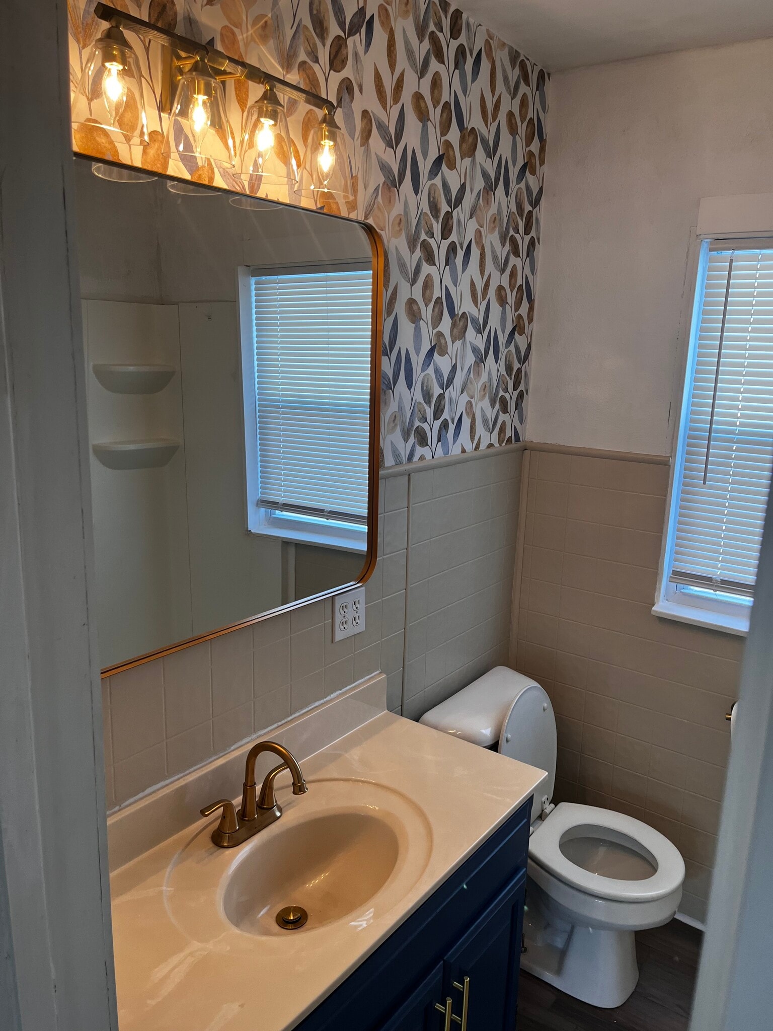 Building Photo - 727 Bellevue Ave