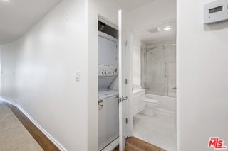 Building Photo - 15425 Antioch St