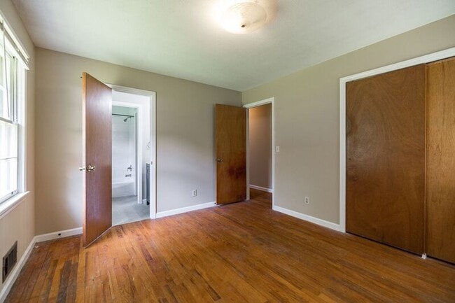 Building Photo - 145 Smithonia Rd