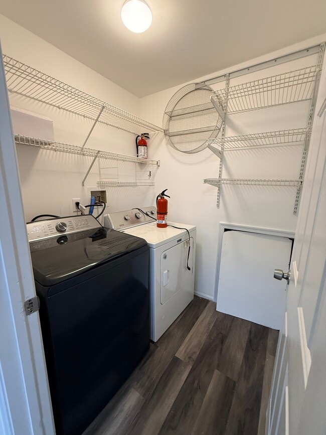 Building Photo - 2708 Falcon Ct