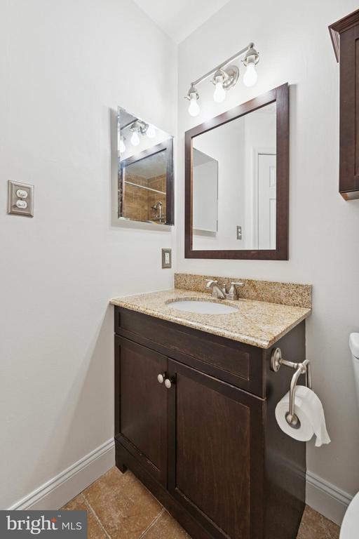 Building Photo - 422 Wendover Dr