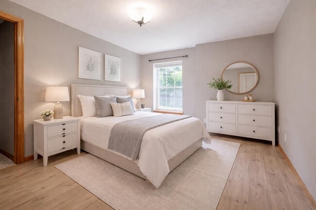 Building Photo - 1302 Look Out Ct