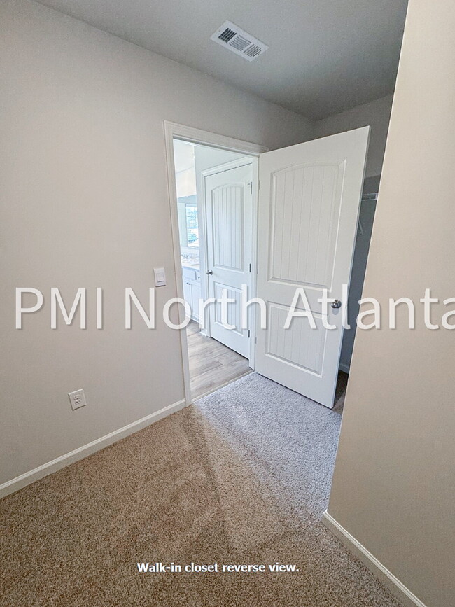 Building Photo - Brand New Flowery Branch Townhome