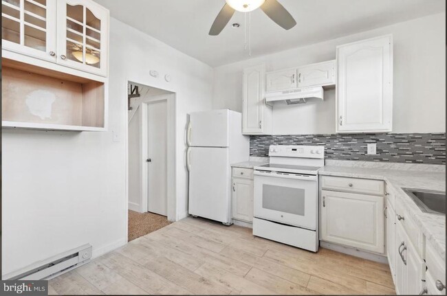 Building Photo - 6133 Reedland St