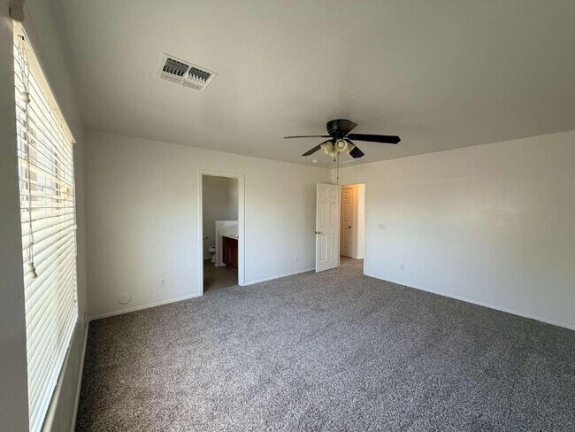 Building Photo - 2344 E Meadow Creek Way
