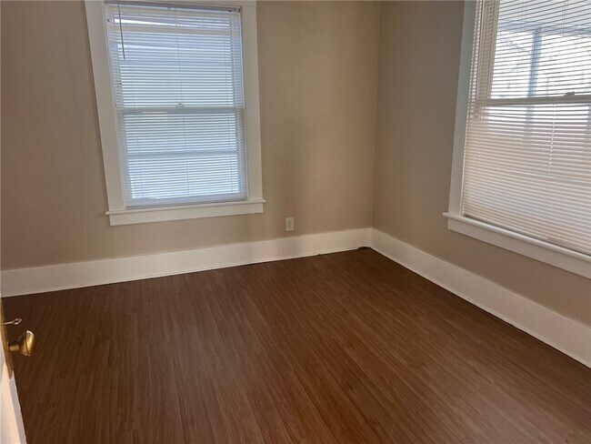 Building Photo - 135 Arbordale Ave