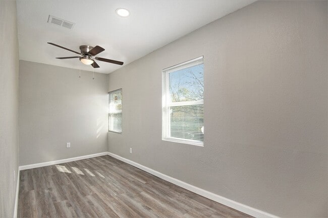 Building Photo - 408 Dawson Cir