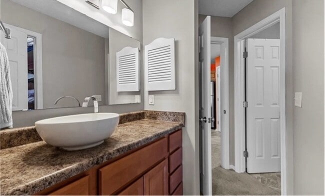 Building Photo - 1006 Brookhollow Dr