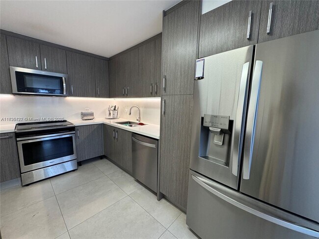 Building Photo - 5750 Collins Ave